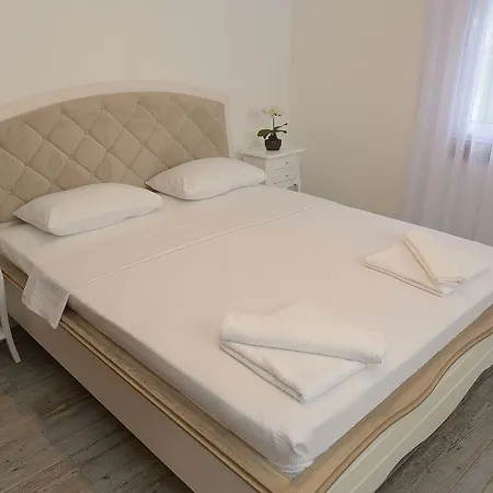 Brothers Hotell Çeşme