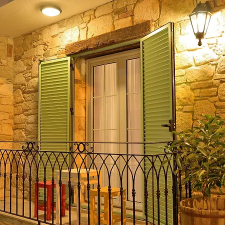 Brothers Hotel