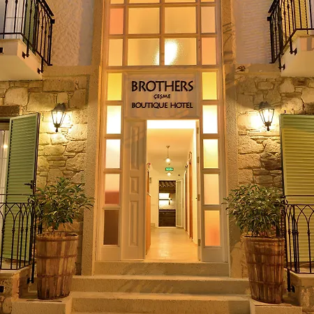 Brothers מלון Çeşme